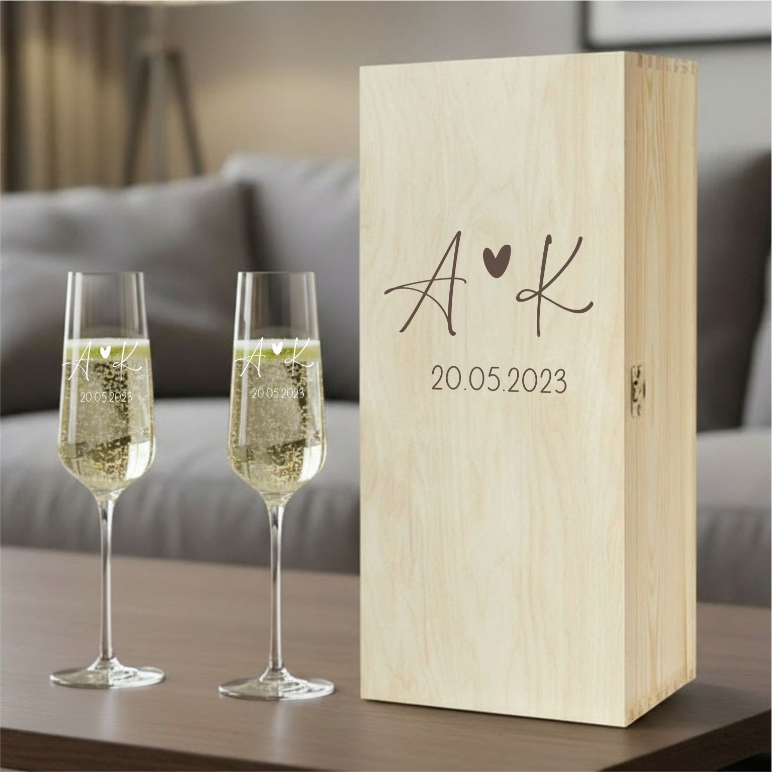 Sektgläser zur Hochzeit -Hochzeitsgläser  Initialen- optional mit Erinnerungsbox -persönliche Geschenke