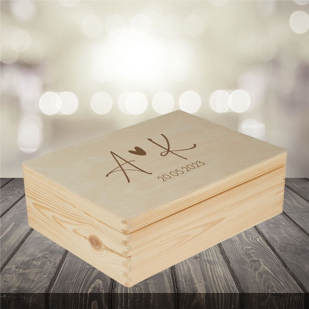 Erinnerungskiste zur Hochzeit mit deinen Initialen- Geschenk zur Hochzeit-
